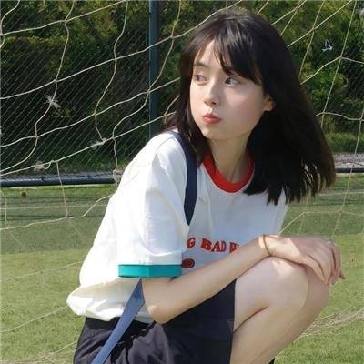 绿茵春色